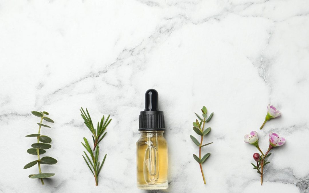 Précautions et utilisations de l’huile de Tea Tree (arbre à thé) pour l’acné